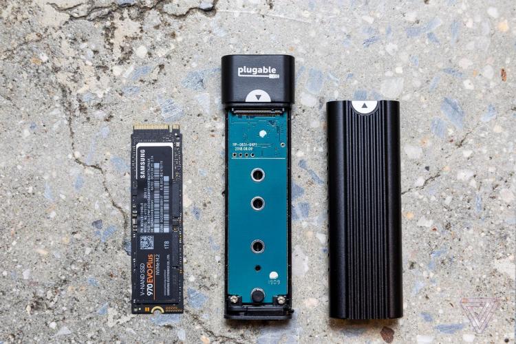使用这款打折的 M.2 SSD 机箱构建高速 USB-C 驱动器 使用这款打折的 M.2 SSD 机箱构建高速 USB-C 驱动器
