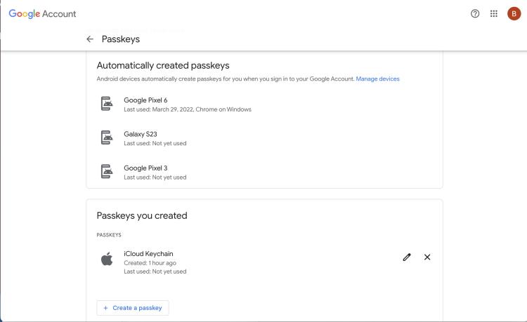 Google 帐户上的密钥页面包含三个自动创建的密钥和一个在您创建的密钥下的条目。
